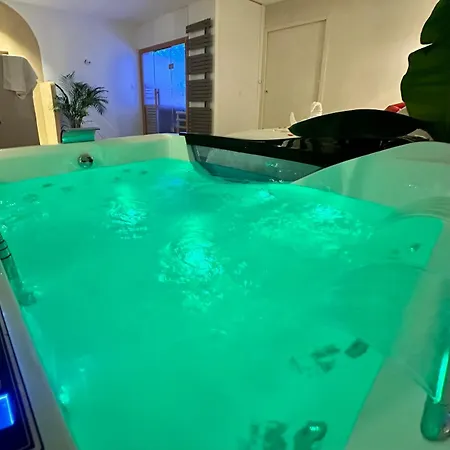 L Anaya Nantes Et Sauna Reze